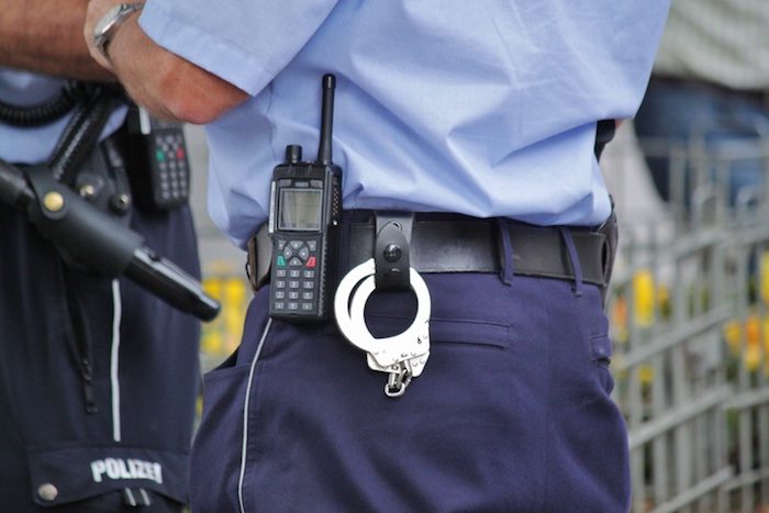 Apparecchi elettronici per Esercito e Polizia tra marcatura CE e sicurezza